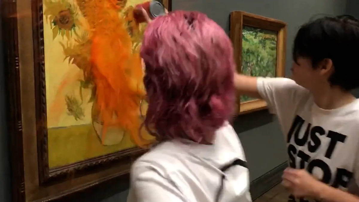 Arrojan sopa de tomate a un cuadro de Vincent Van Gogh